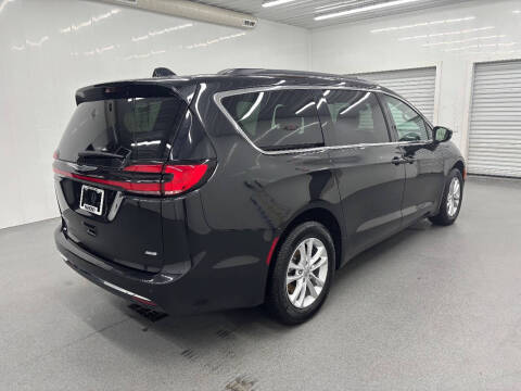2022 Chrysler Pacifica Touring