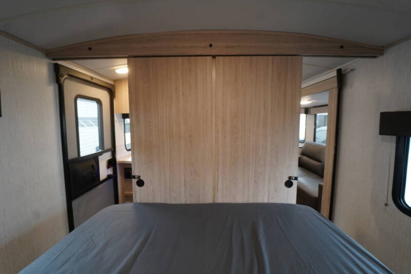 2024 Cruiser RV Shadow Cruiser 280QBS