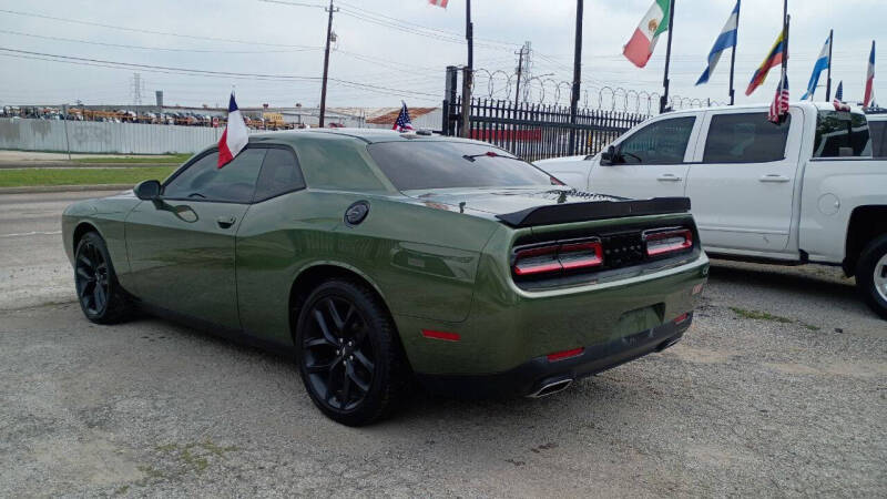 2021 Dodge Challenger SXT