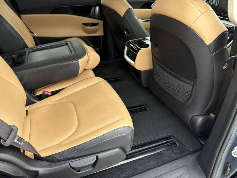 2024 Kia Carnival EX