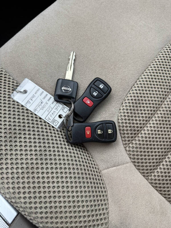 2011 Nissan Pathfinder SV