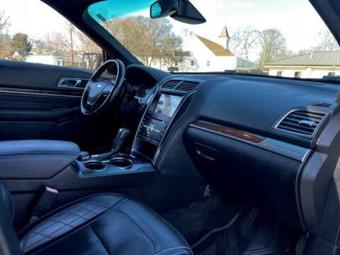 2017 Ford Explorer Platinum