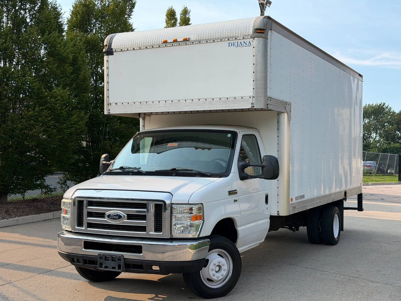 White 2016 Ford E-Series Chassis Pickup Truck Rear-Wheel Drive 6-Speed Automatic