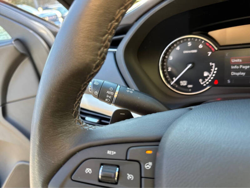 2022 Cadillac XT4 Premium Luxury