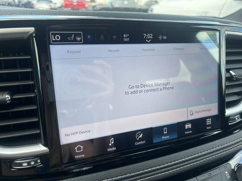 2026 Chrysler Pacifica Select