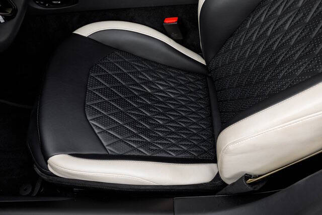 2024 Aston Martin DB12 V8