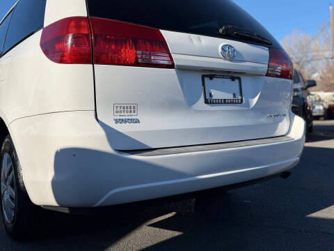 2005 Toyota Sienna LE 7 Passenger