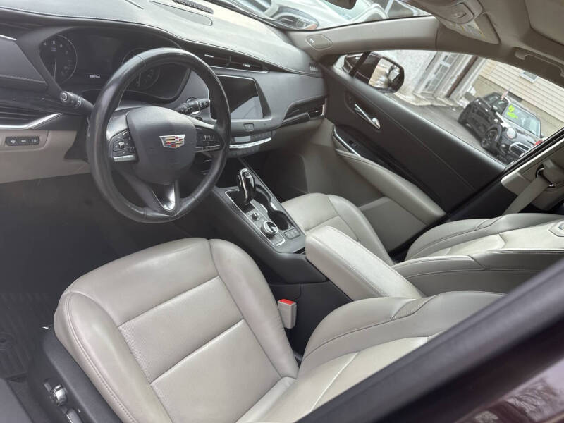 2020 Cadillac XT4 Premium Luxury