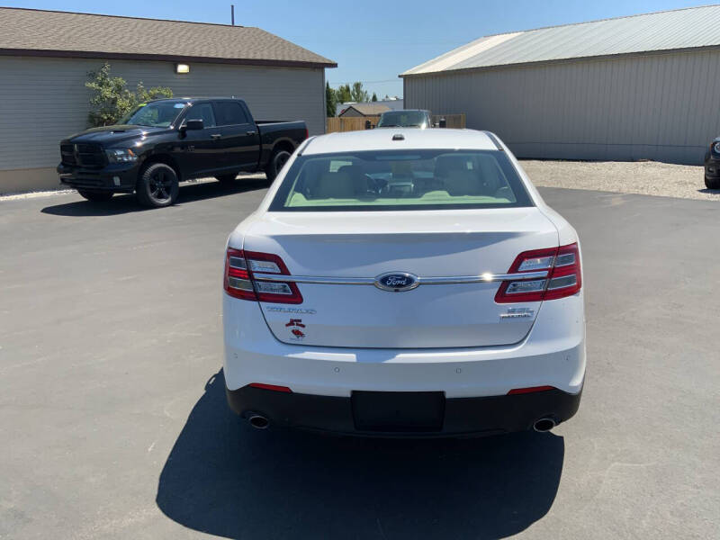 2016 Ford Taurus SEL