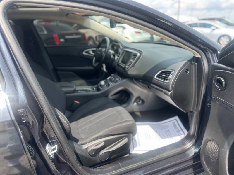 2016 Chrysler 200 Limited