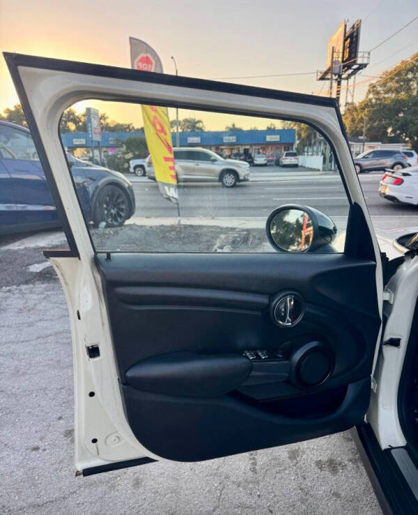 2016 MINI Hardtop 4 Door Cooper