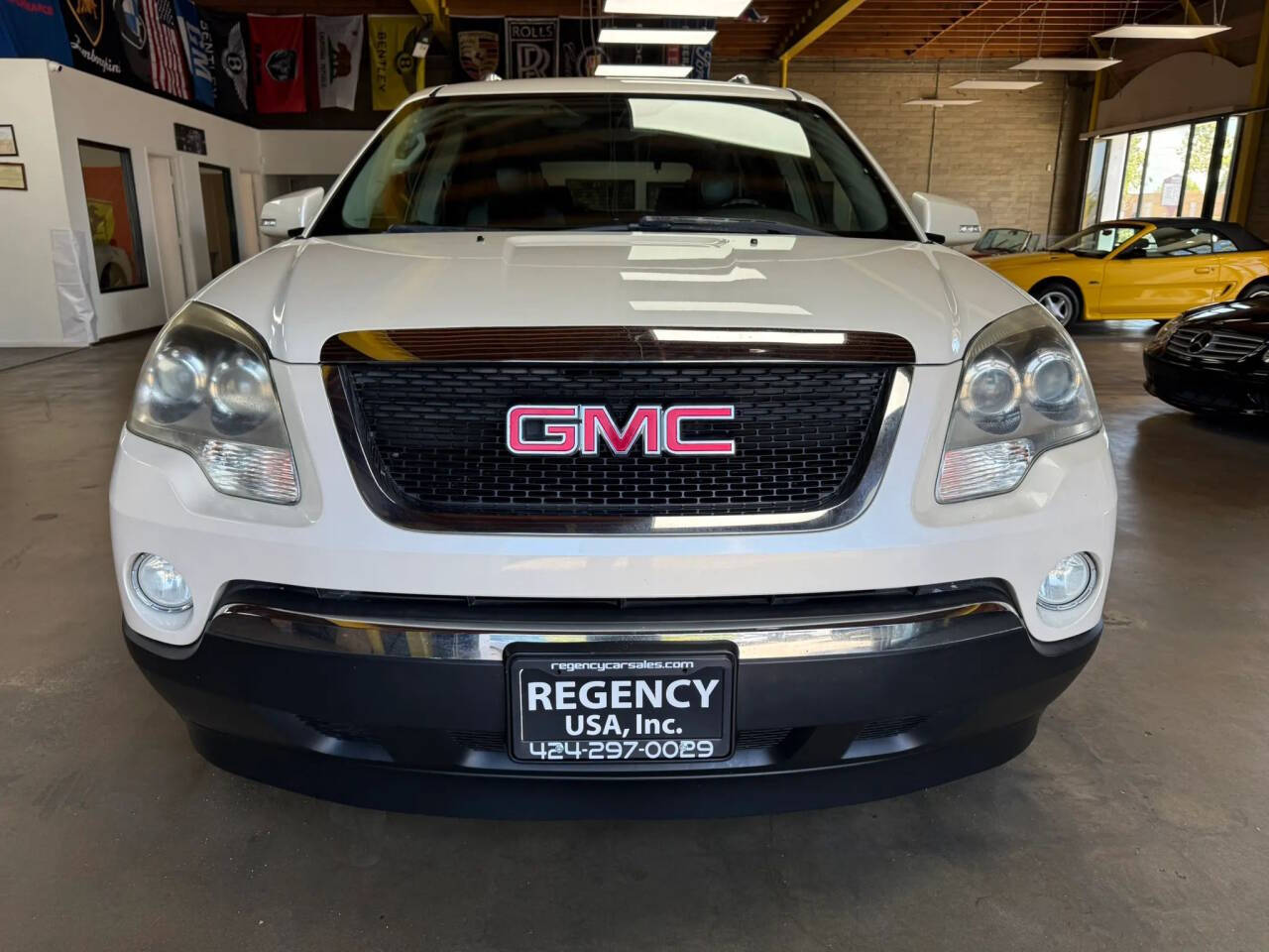 White 2008 GMC Acadia SLT-2 SLT-2 4dr SUV 2