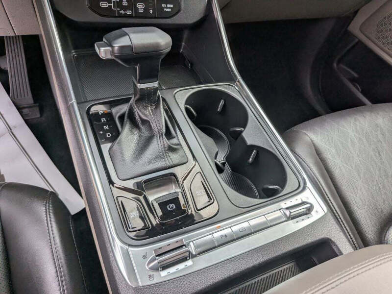 2025 Kia Carnival SX