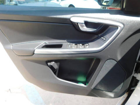 2016 Volvo XC60 T5 Drive-E