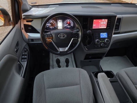 2018 Toyota Sienna LE 7-Passenger