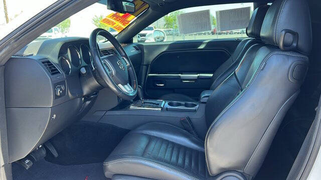2014 Dodge Challenger R/T Plus