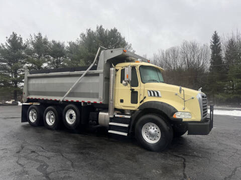 2017 Mack gu 813