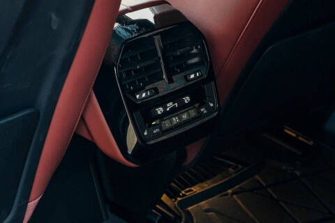 2025 BMW iX xDrive50