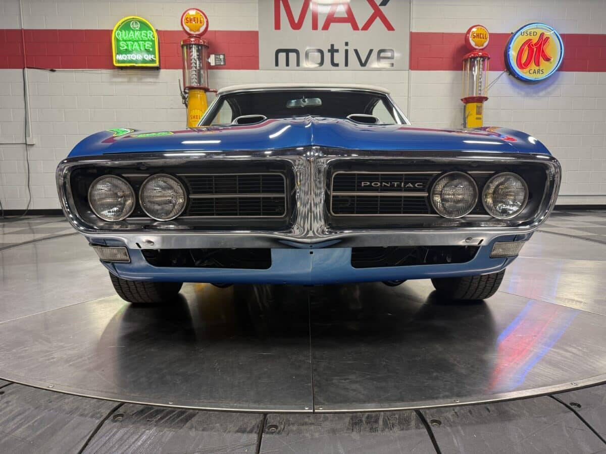 1968 Pontiac Firebird 4