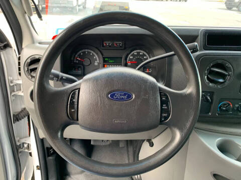 2013 Ford E-Series E-450 SD