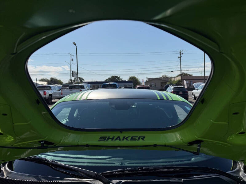 2015 Dodge Challenger R/T Shaker