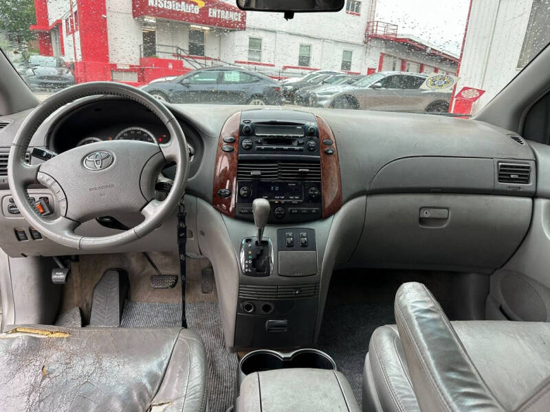 2005 Toyota Sienna