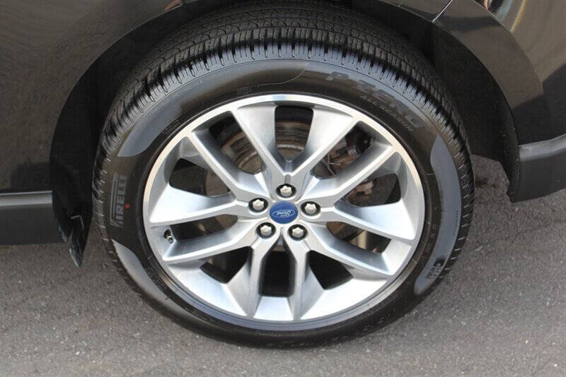 2017 Ford Edge Titanium