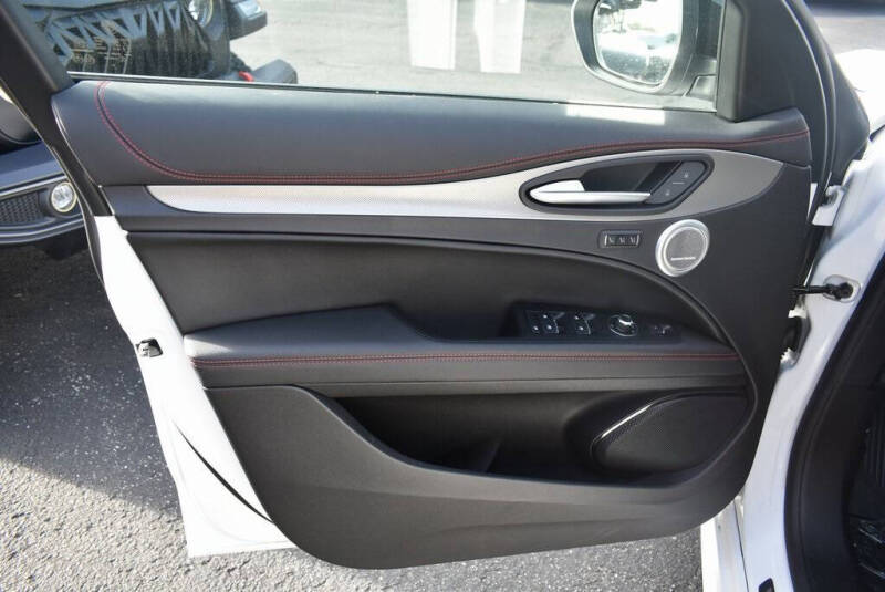 2025 Alfa Romeo Stelvio Tributo Italiano