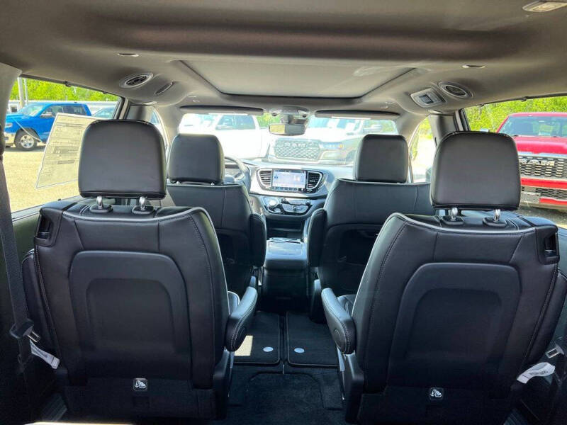 2027 Chrysler Pacifica Limited