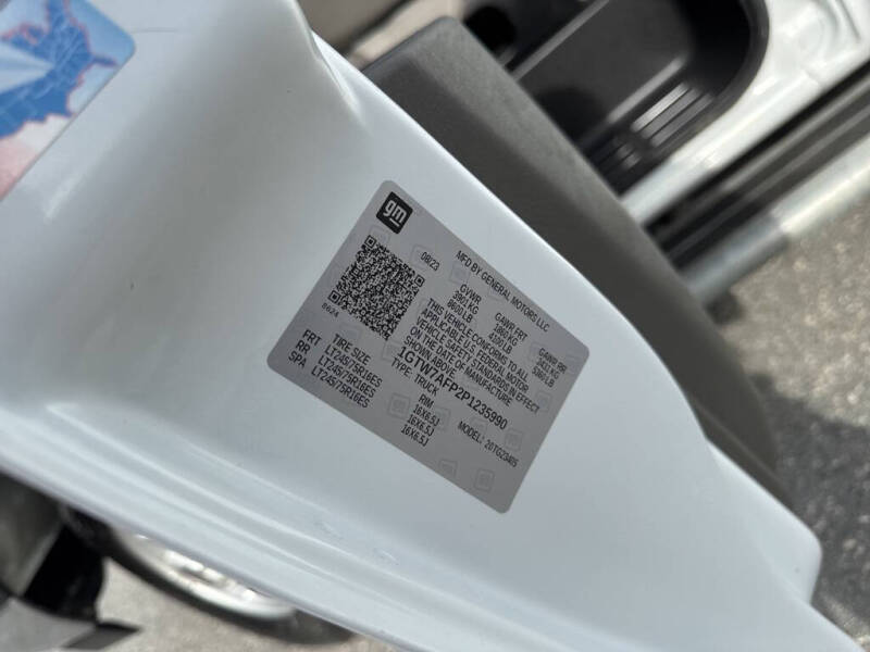 2023 GMC Savana 2500