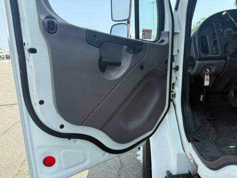 2016 Freightliner M2 106