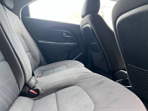 2013 Kia Rio 5-Door LX