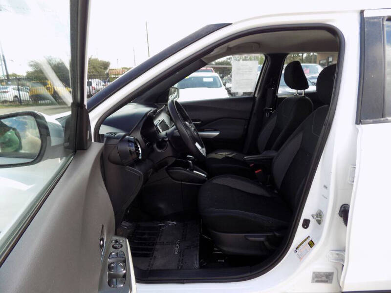 2020 Nissan Kicks SV