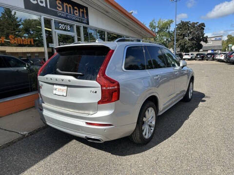 2016 Volvo XC90 T6 Momentum