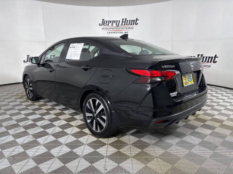 2021 Nissan Versa SR