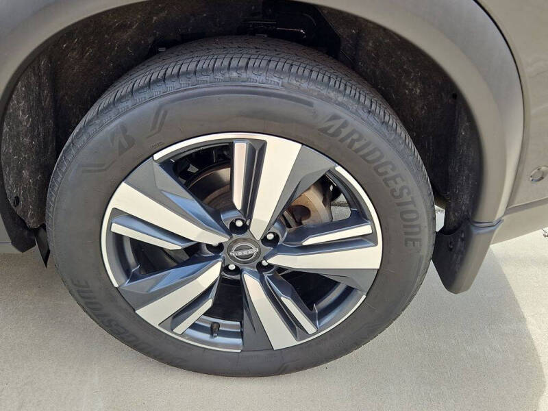 2023 Nissan Rogue SL