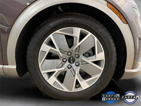 2024 Genesis GV60 Standard