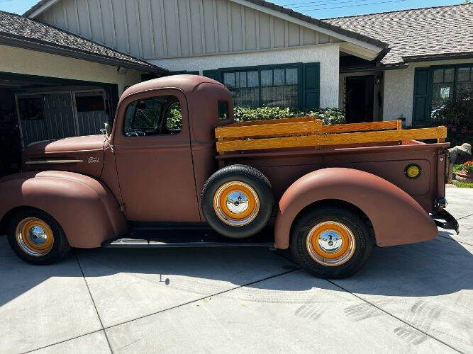 1947 Ford F-100