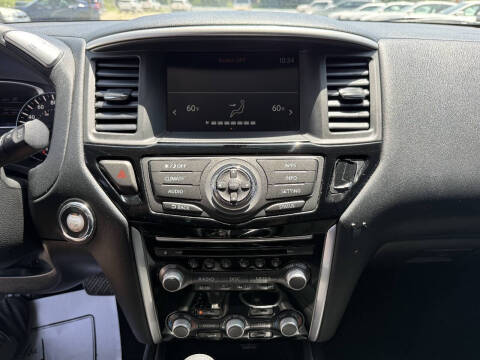 2020 Nissan Pathfinder S