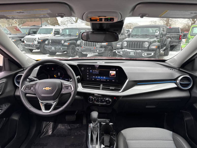 2025 Chevrolet Trax LT