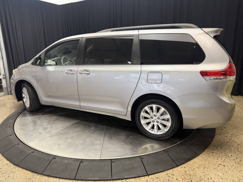 2011 Toyota Sienna LE 7-Passenger