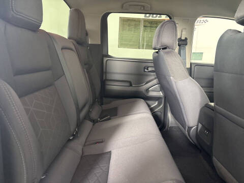 2025 Nissan Frontier SV