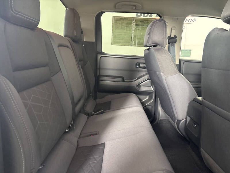 2025 Nissan Frontier SV