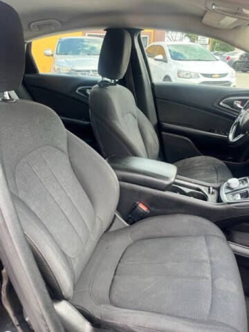 2016 Chrysler 200 Limited