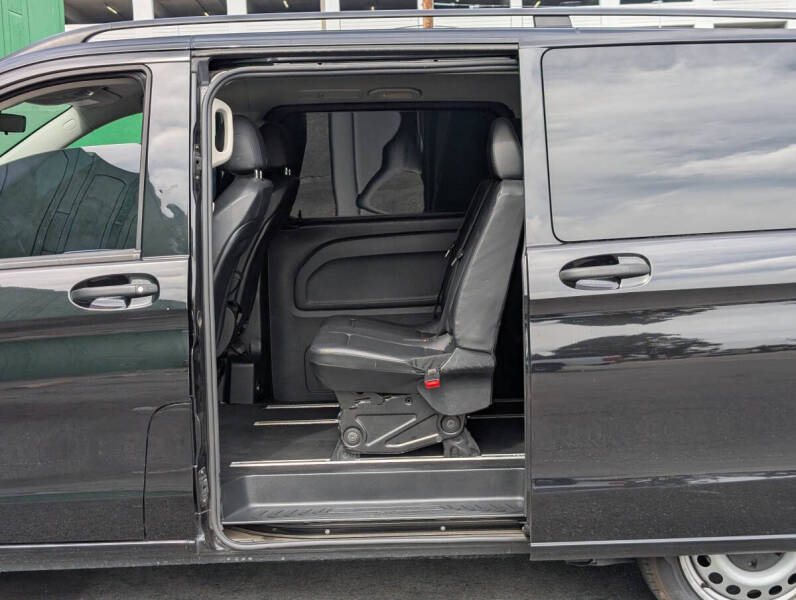 2021 Mercedes-Benz Metris Passenger