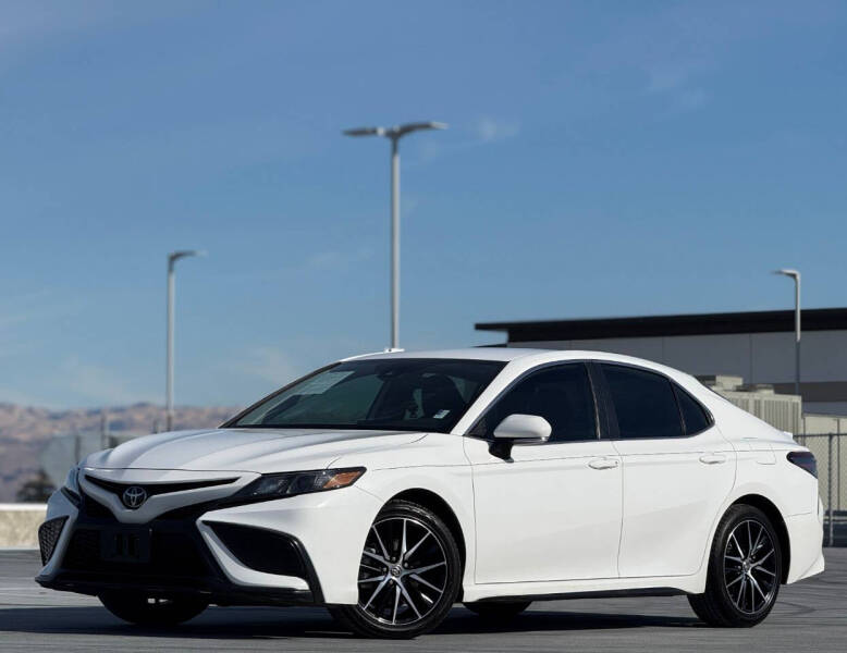 2023 Toyota Camry SE photo 10