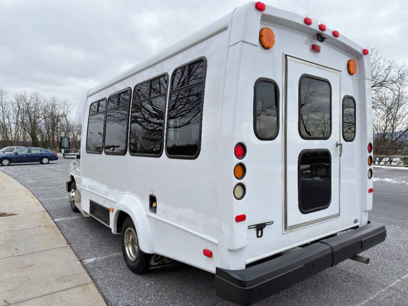 2014 Ford Shuttle bus