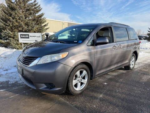 2013 Toyota Sienna XLE 8-Passenger