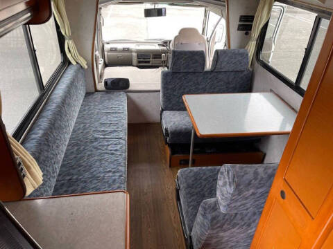 1997 Isuzu Elf Camper