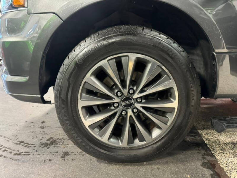 2016 Lincoln Navigator Select